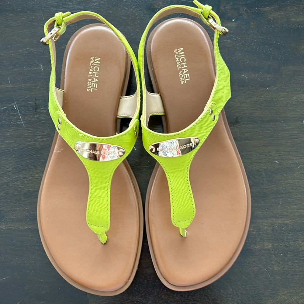 Beautiful green Michael Kors sandals in beautiful condition
